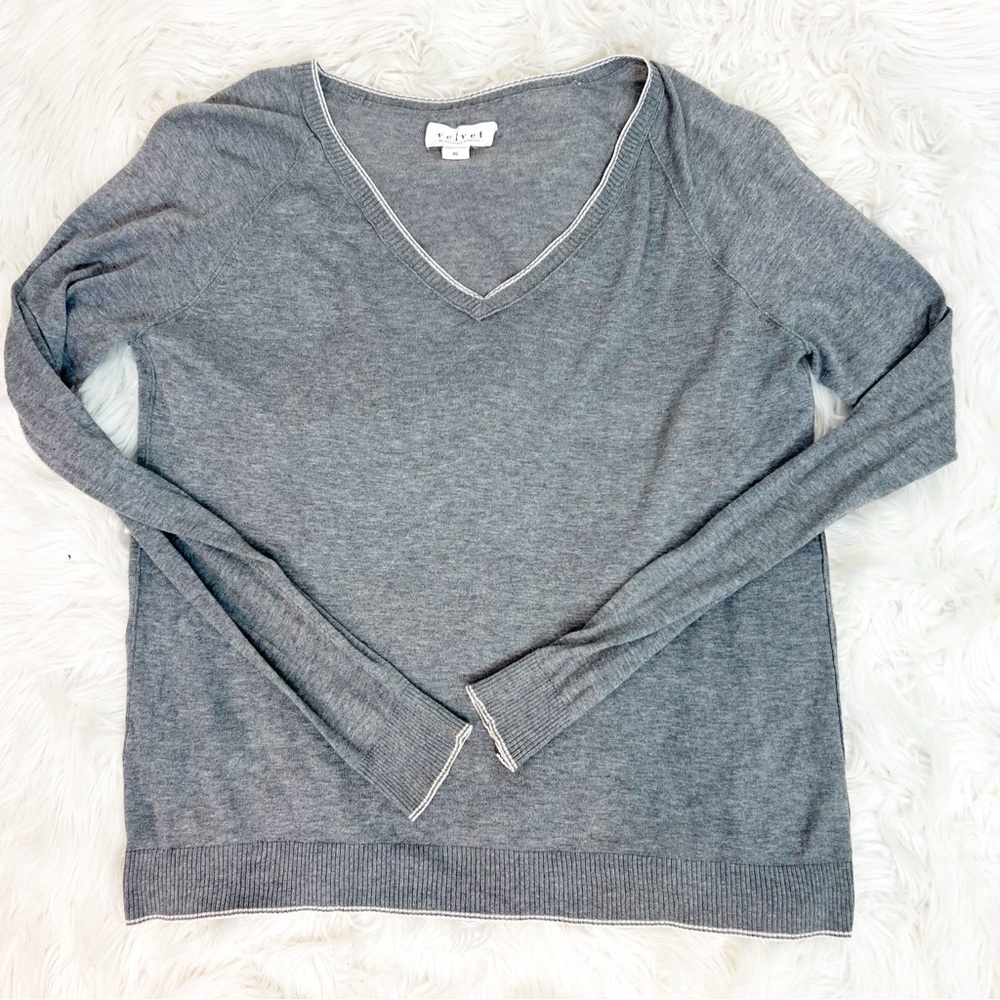 Velvet By Graham & Spencer Gray Long Sleeve V-Neck Knit Shirt Womens Sz Xs